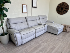 FREE DELIVERY! 🚚 - Bob’s Furniture Light Gray Electric Reclining Modular Sectional Couch with Chaise