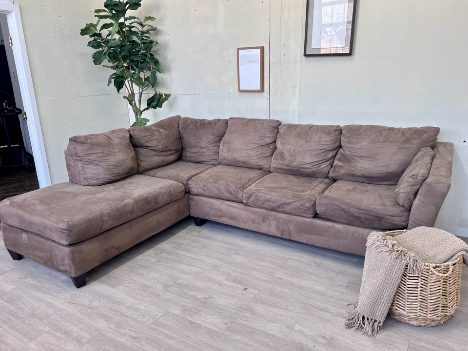 FREE DELIVERY! 🚚 - Bob’s Furniture Brown Microfiber Modern Sectional Couch with Chaise