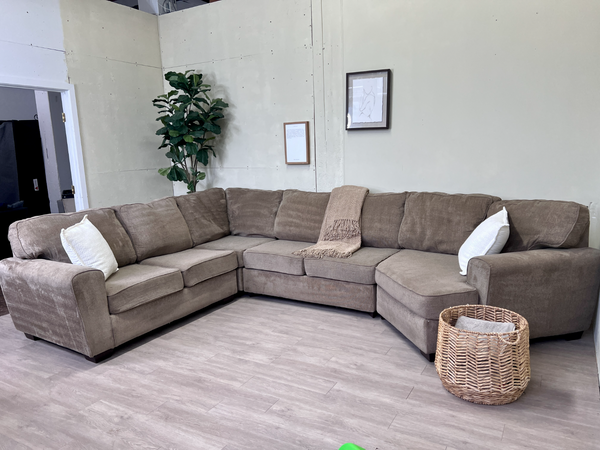 FREE DELIVERY! 🚚 - Bernie & Phyl’s Brownish Gray Modern U Sectional Couch with Cuddle Corner