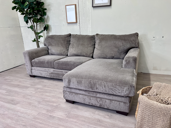 FREE DELIVERY! 🚚 - Bernie & Phyl’s Brownish Gray Deep-Seated Modern Sectional Couch with Chaise The Cozy Collection