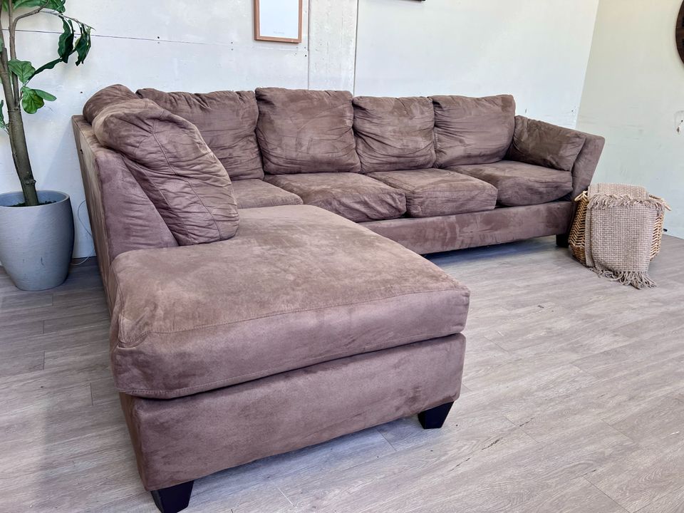 FREE DELIVERY! 🚚 - Bob’s Furniture Brown Microfiber Modern Sectional Couch with Chaise