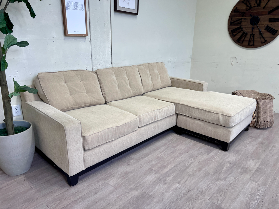 FREE DELIVERY! 🚚 - Beige Modern Tufted Sectional Couch with Reversible Chaise