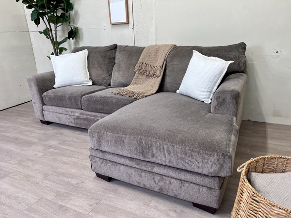 FREE DELIVERY! 🚚 - Bernie & Phyl’s Brownish Gray Deep-Seated Modern Sectional Couch with Chaise The Cozy Collection