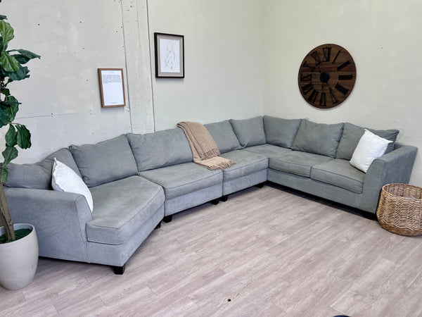 FREE DELIVERY! 🚚 - Raymour & Flanagan “Daine” Gray Modern U Sectional Couch with Cuddle Corner