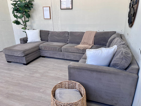 FREE DELIVERY! 🚚 - Jordan’s Furniture Gray Microsuede Modern U Sectional Couch with Chaise