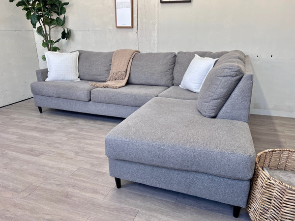 FREE DELIVERY! 🚚 - Gray MCM Deep-Seated Sectional Couch with Chaise