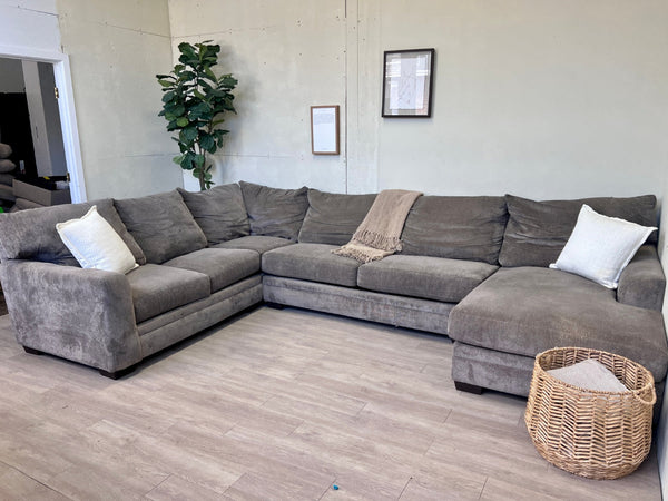 WE DELIVER! 🚚 - Bernie & Phyl’s Brownish Gray Modern U Sectional Couch with Chaise