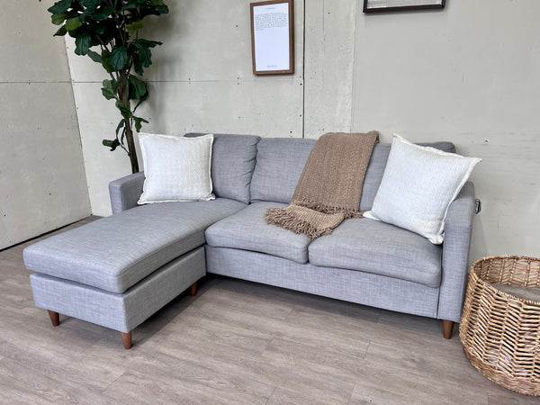 WE DELIVER! 🚚 - Gray MCM Sectional Couch with Reversible Chaise