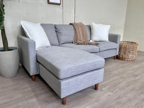 WE DELIVER! 🚚 - Gray MCM Sectional Couch with Reversible Chaise