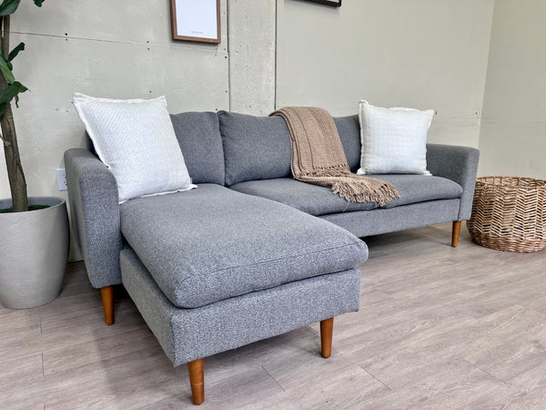 WE DELIVER! 🚚 - Gray MCM Sectional Couch with Reversible Chaise