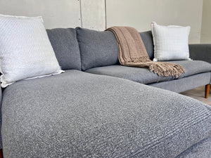 WE DELIVER! 🚚 - Gray MCM Sectional Couch with Reversible Chaise