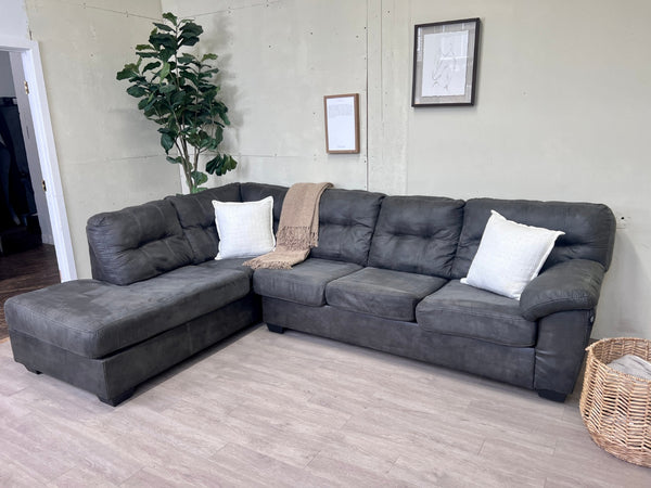 WE DELIVER! 🚚 - Greenish Gray Modern Tufted L Sectional Couch with Chaise
