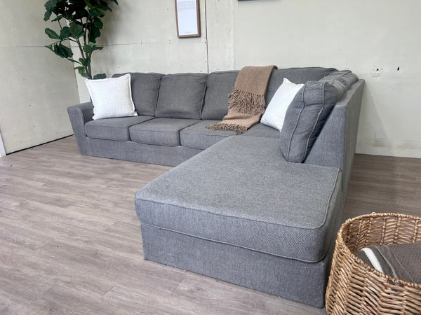 WE DELIVER! 🚚 - Light Gray Modern L Sectional Couch with Chaise - The Cozy Collection