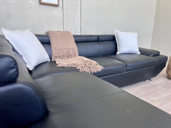 Black Leather Sleeper L Sectional Couch with Chaise