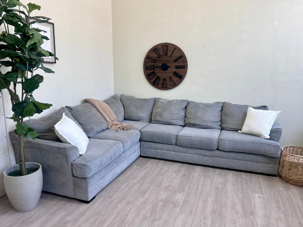 Broyhill Light Gray Deep-Seated Modern L Sectional Couch