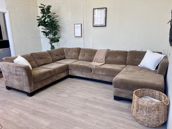 WE DELIVER! 🚚 - Macy’s Golden Brown Tufted Modern U Sectional Couch with Chaise