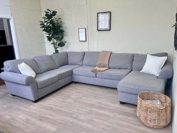 WE DELIVER! 🚚 - Jordan’s Furniture Light Gray Modern U Sectional Couch with Chaise