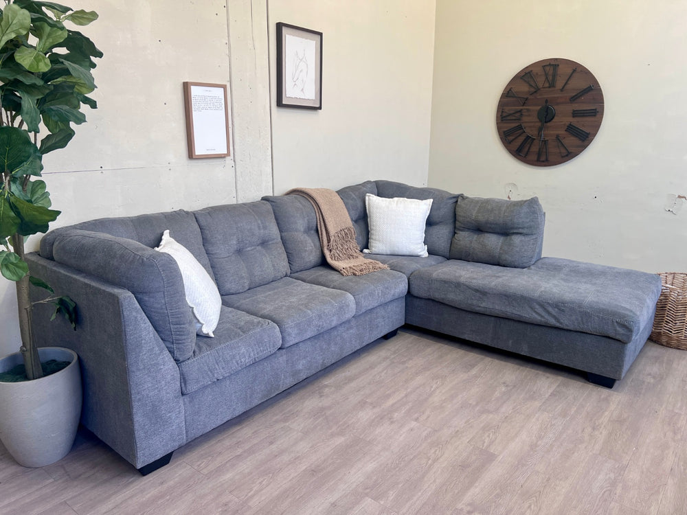 Gray Tufted Modern L Sectional Couch with Chaise