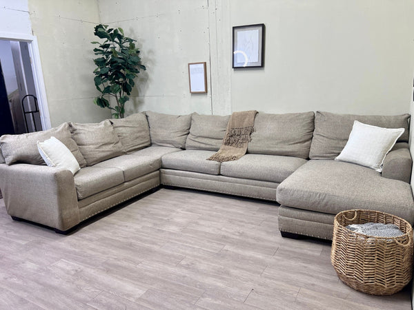 Bob’s Furniture “Cottage Chic” Cream Modern Deep-Seated U Sectional Couch with Chaise