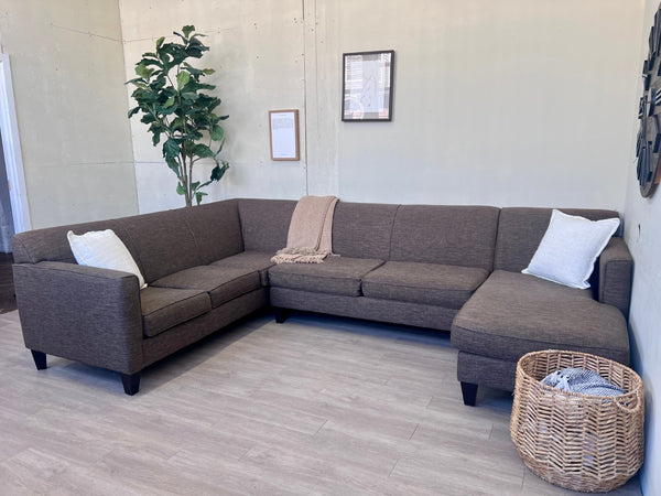 Boston Interiors Coffee Gray Modern U Sectional Couch with Chaise