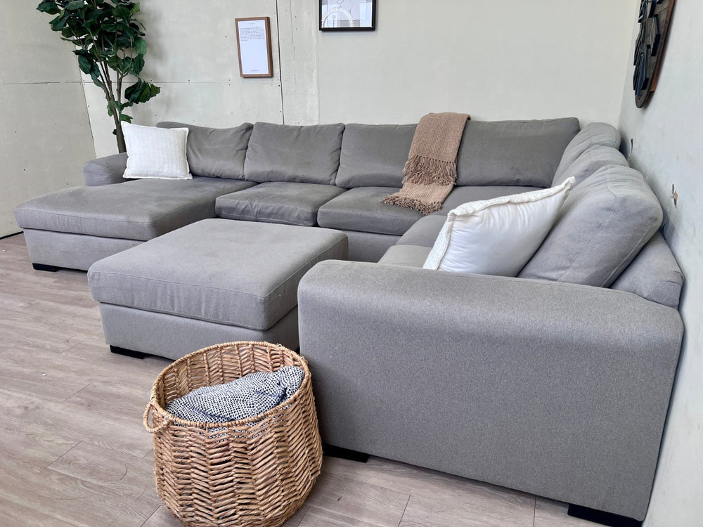 Jordan’s Furniture Gray Modern Deep-Seated U Sectional Couch with Chaise