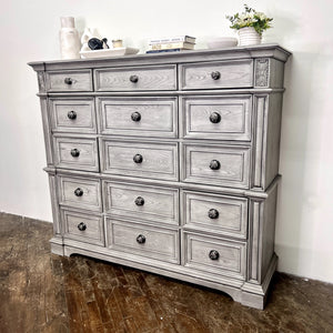 Picket House Furnishings Brookstone 15-Drawer Mansion Chest in Aged Grey