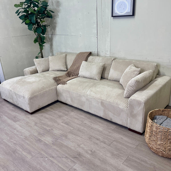 Like New "Asyiah" Upholstered Sectional