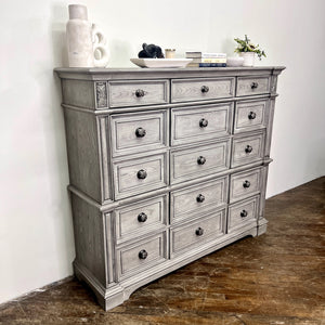 Picket House Furnishings Brookstone 15-Drawer Mansion Chest in Aged Grey