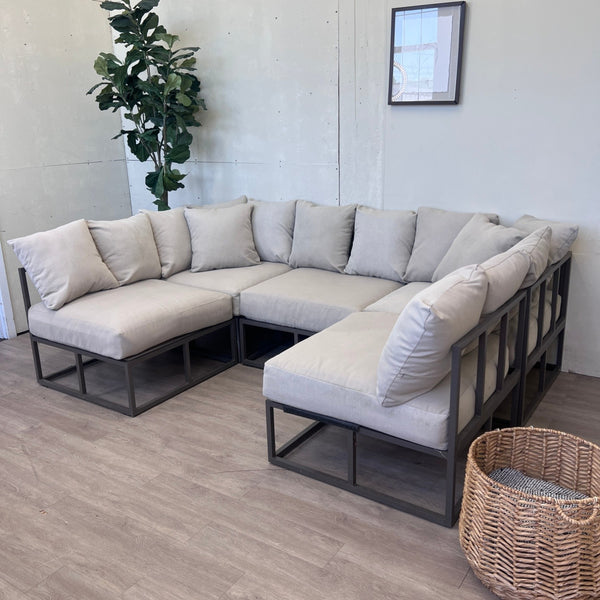 Cream Modular Modern Deep-Seated 5pc Outdoor Patio Set with Covers