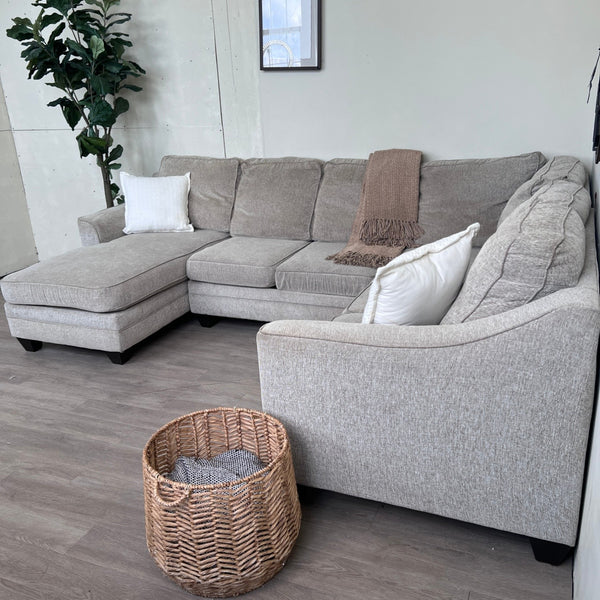Cream Modern 3pc U Sectional Couch with Chaise