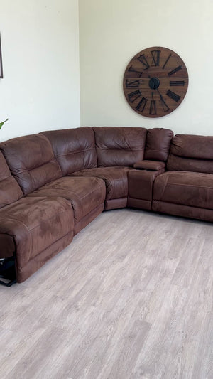 FREE DELIVERY! 🚚 - Jordan’s Furniture Brown Tufted Rearrangeable Reclining Sectional Couch with Cupholders